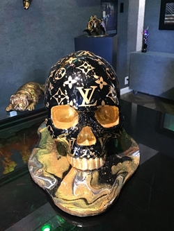 Kyle SchindlerArt titleLV Skull (Black & Gold)